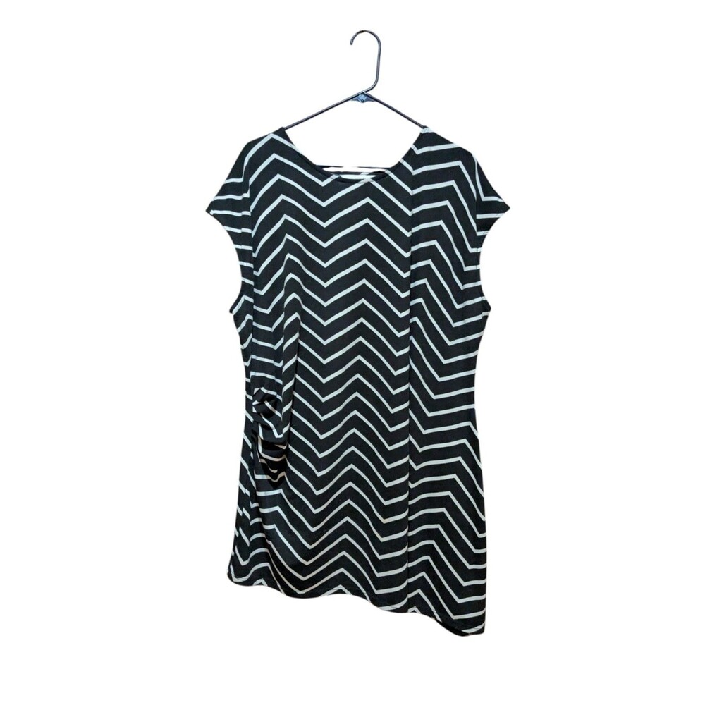 CJ Banks Women's Chevron Tunic Top Size 3X With A Rucked Side